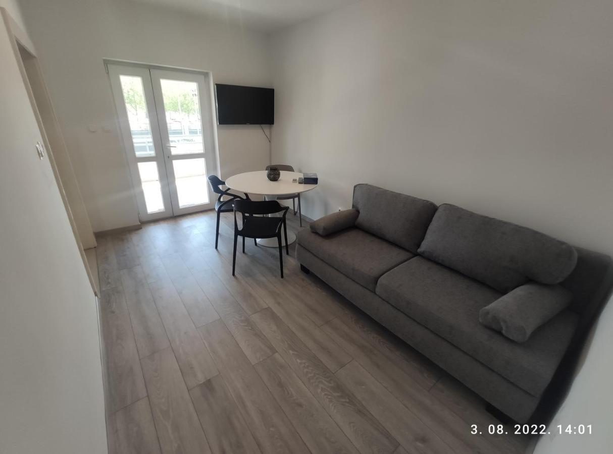 Aqua Apartments Omiš Extérieur photo