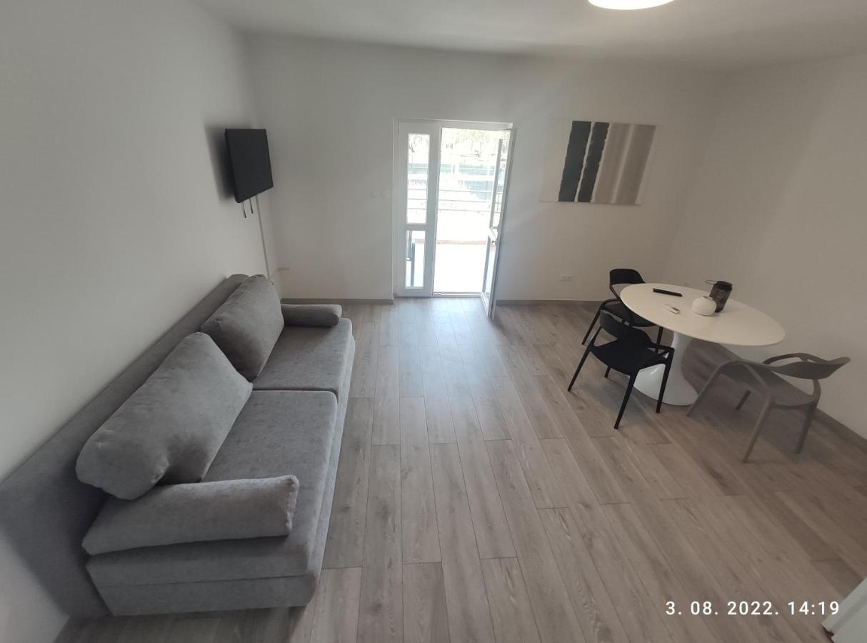 Aqua Apartments Omiš Extérieur photo