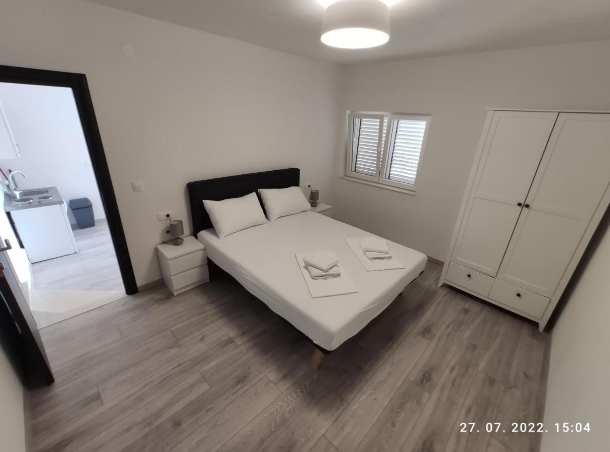 Aqua Apartments Omiš Extérieur photo