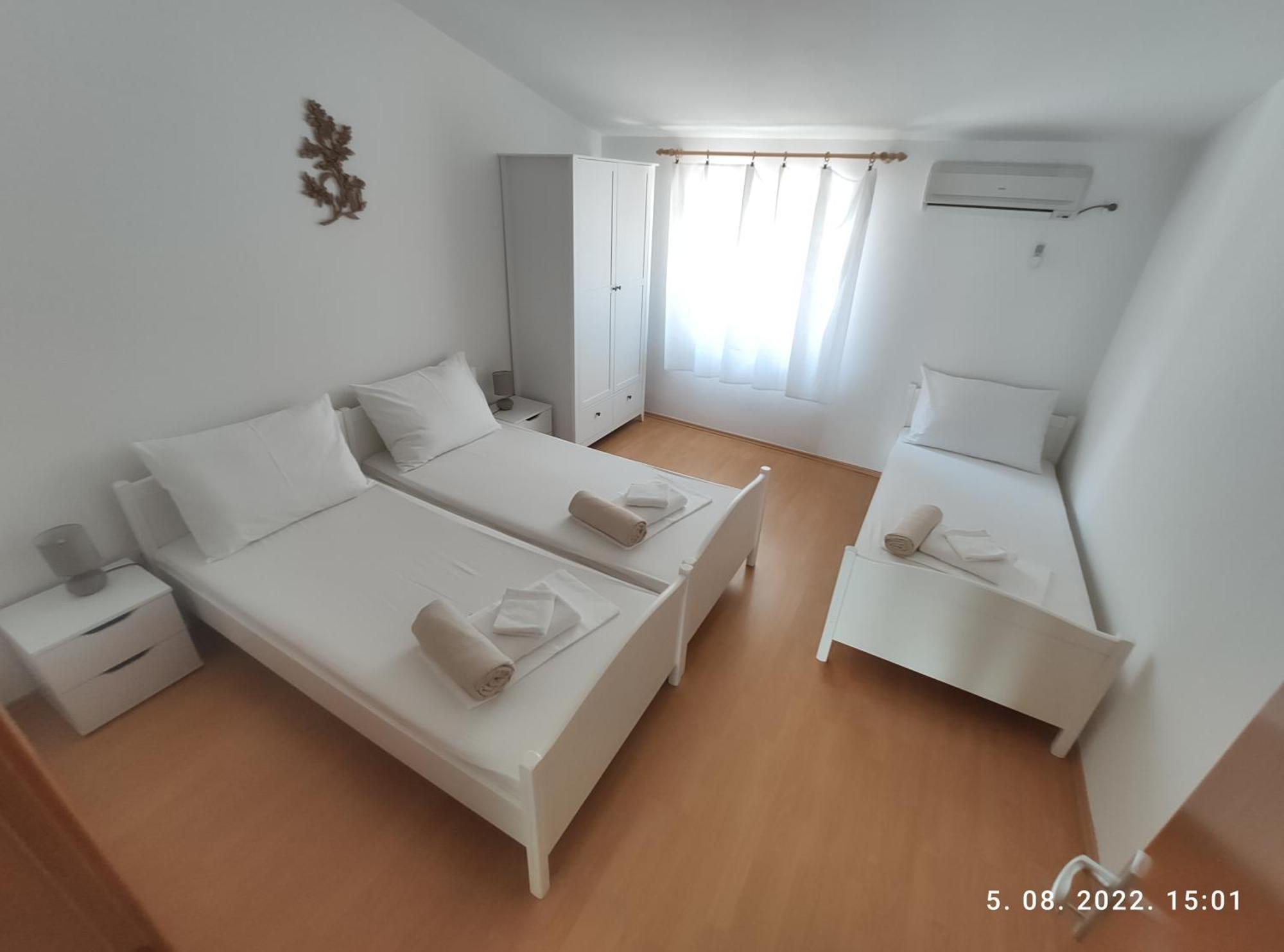 Aqua Apartments Omiš Chambre photo